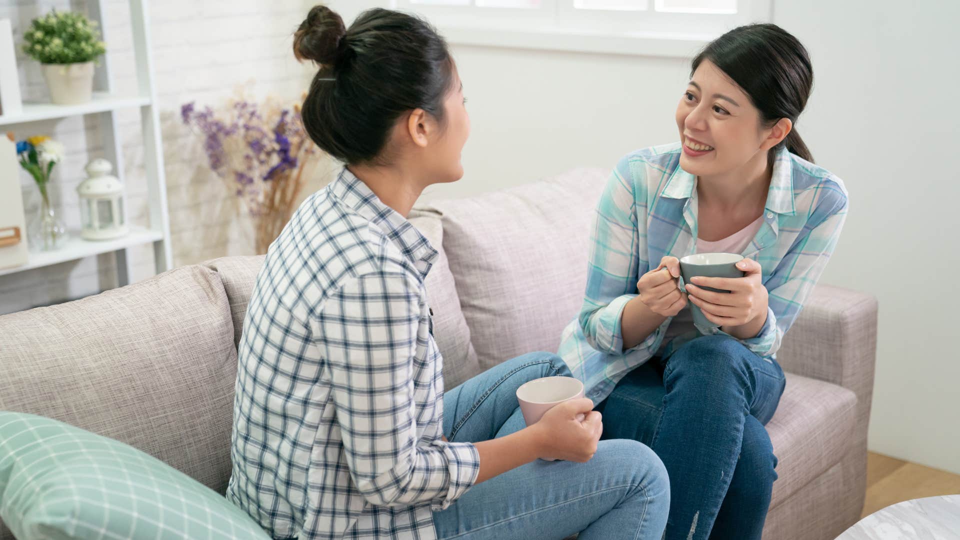 people who love small talk usually have these personality traits they’re curious about people