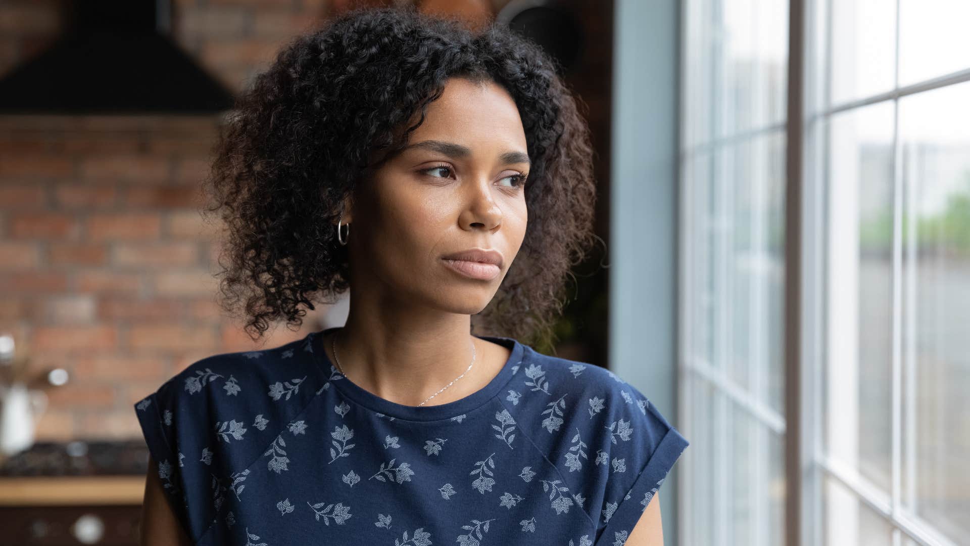 a woman does not speak to her family due to trauma