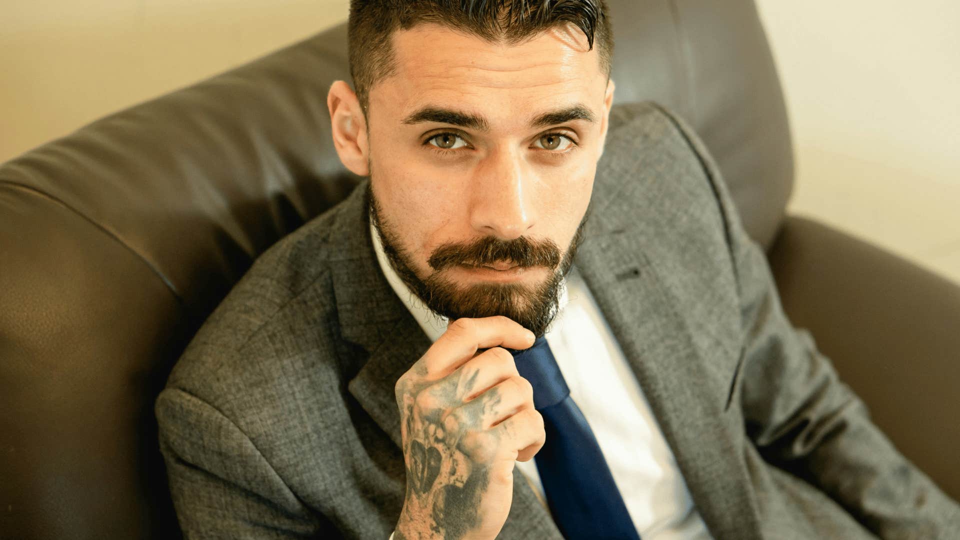 man not trying throwing people off