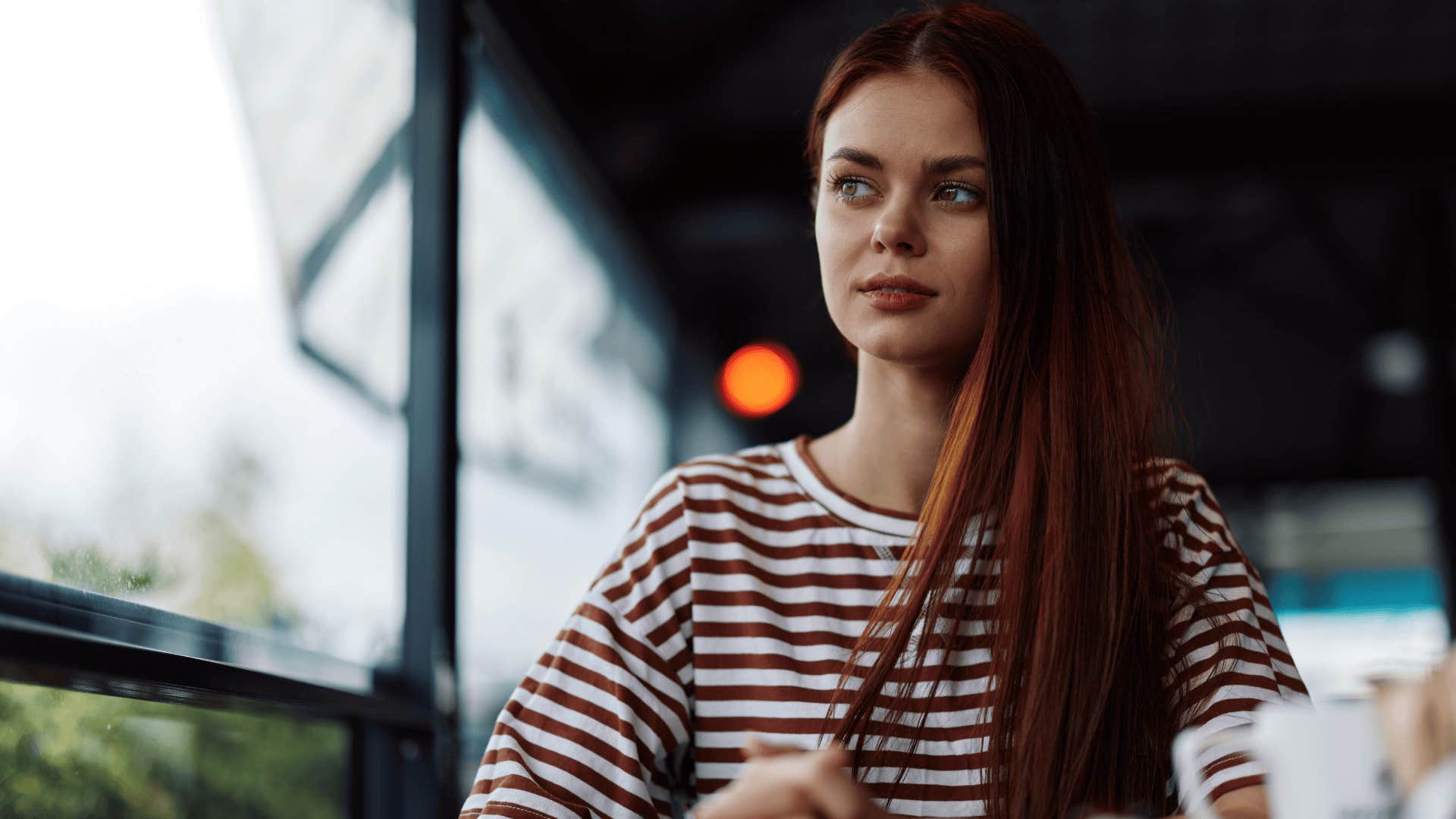 woman can recognize patterns in the way people talk