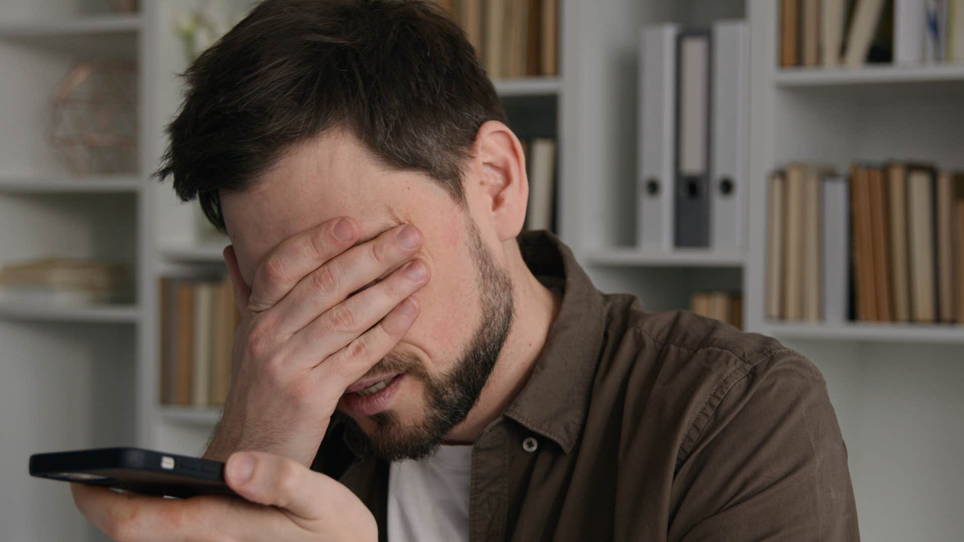 a man tells the woman he is seeing that his life is too hectic and then ghosts her
