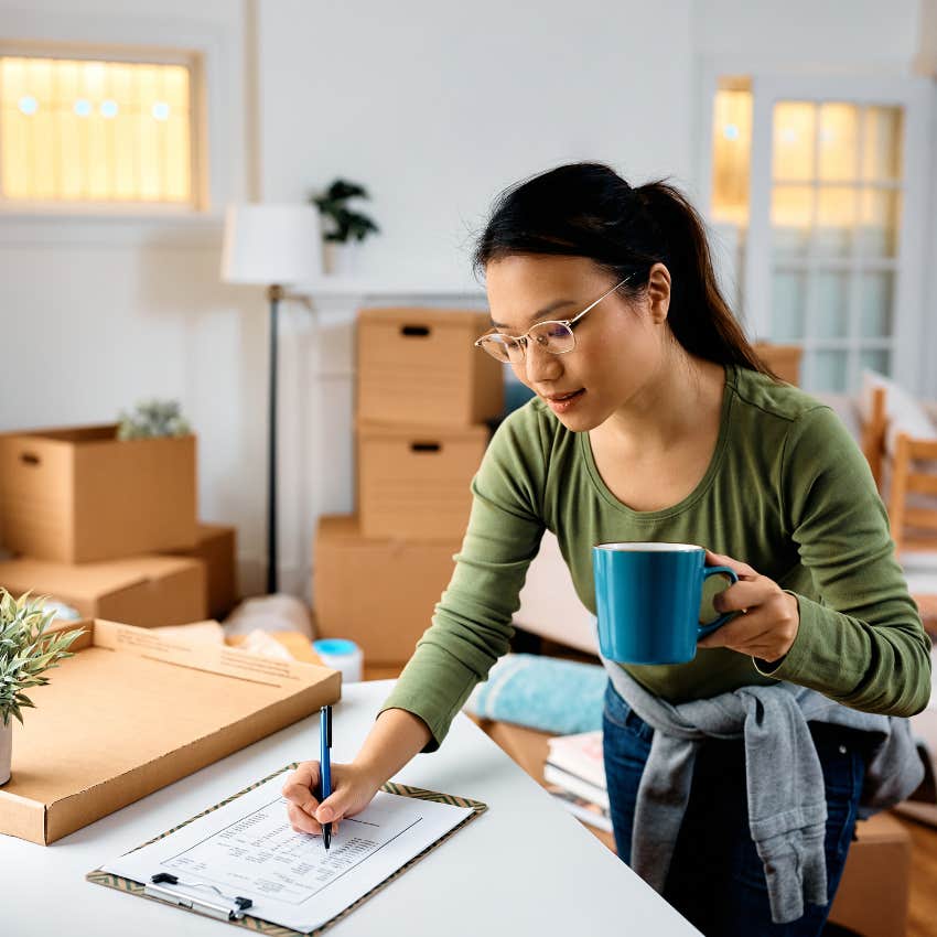 woman with an exceptionally high level of brainpower with a to-do list