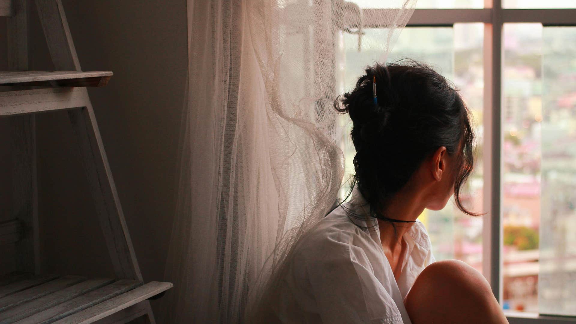 Reasons people constantly daydream about starting over life tired of expectations