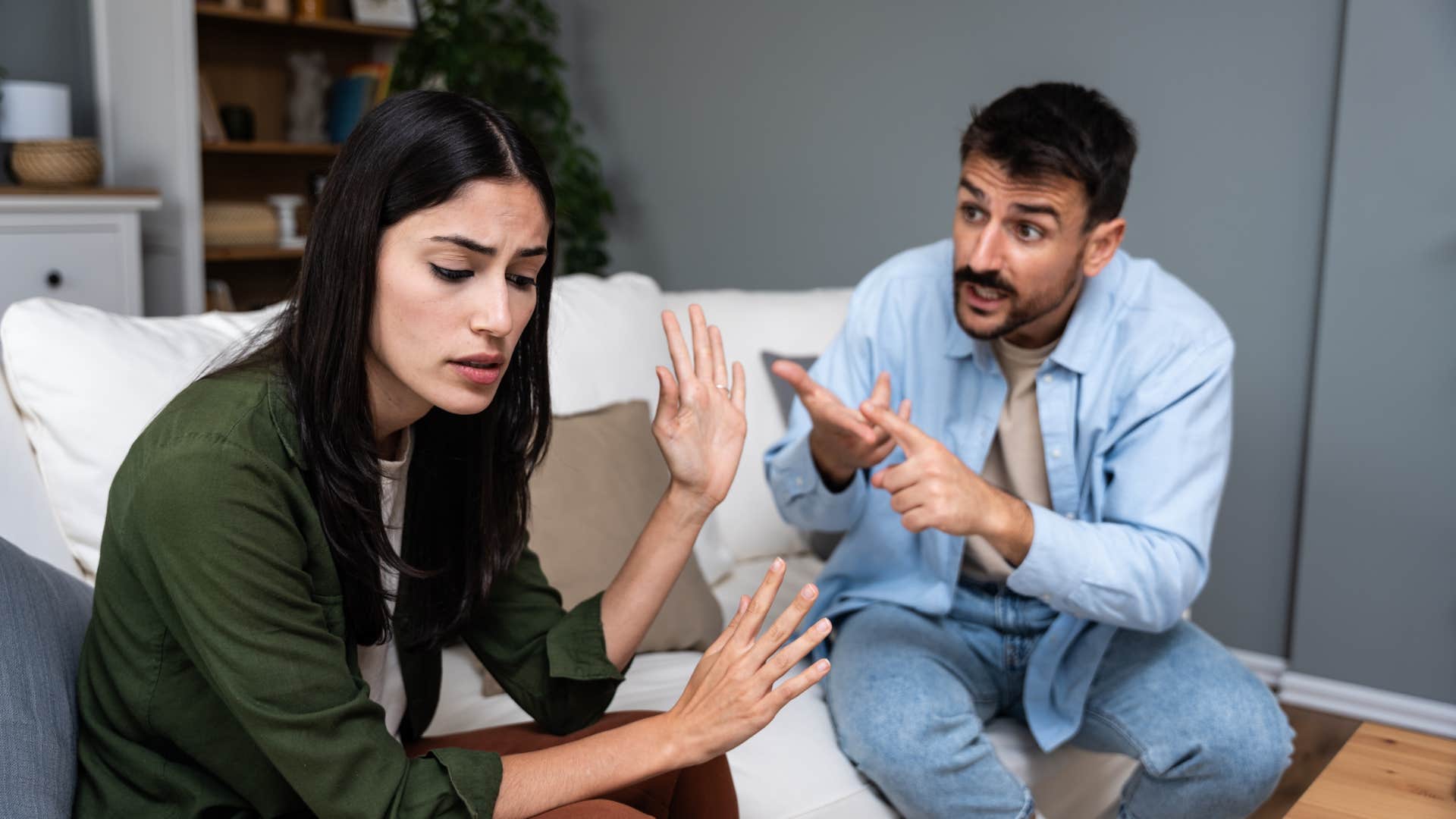 woman who cant tell that her relationship is toxic