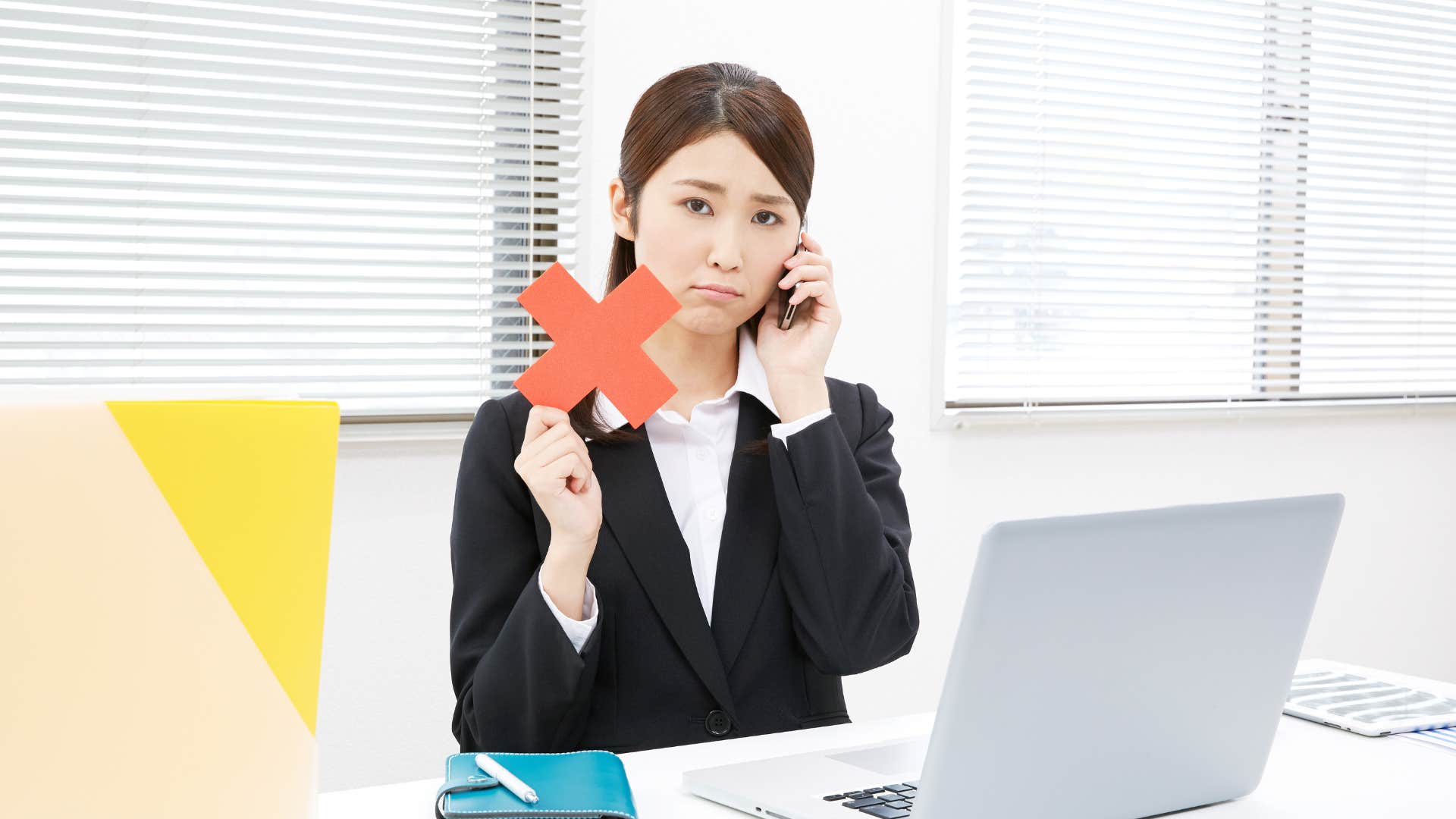 signs of a highly intelligent employee that seem like they would backfire, but never do refusing service to a bad client