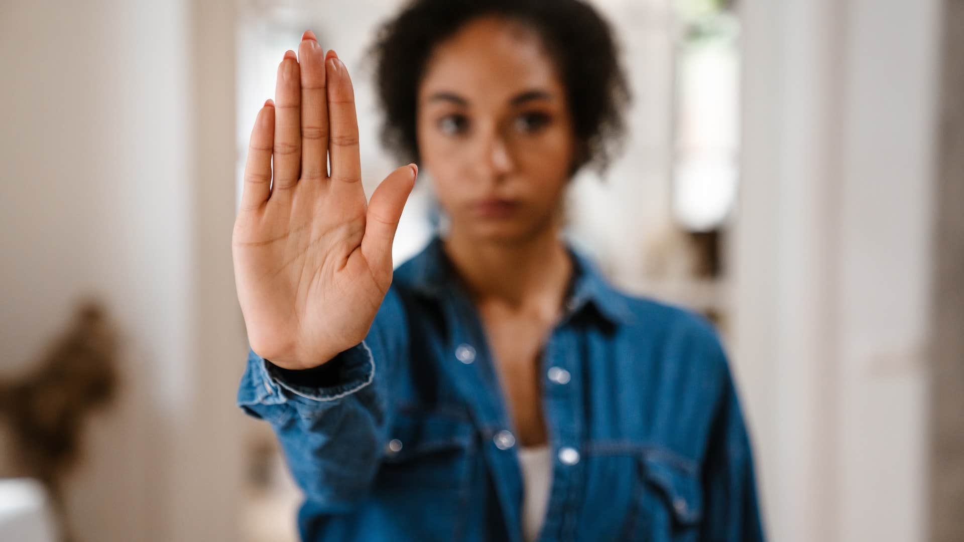 signs of a woman who's done chasing approval for good she stops over-apologizing
