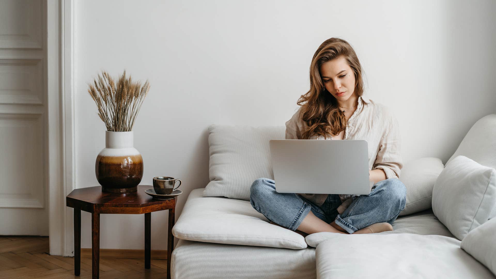 woman who is considering divorce and spending lots of time online