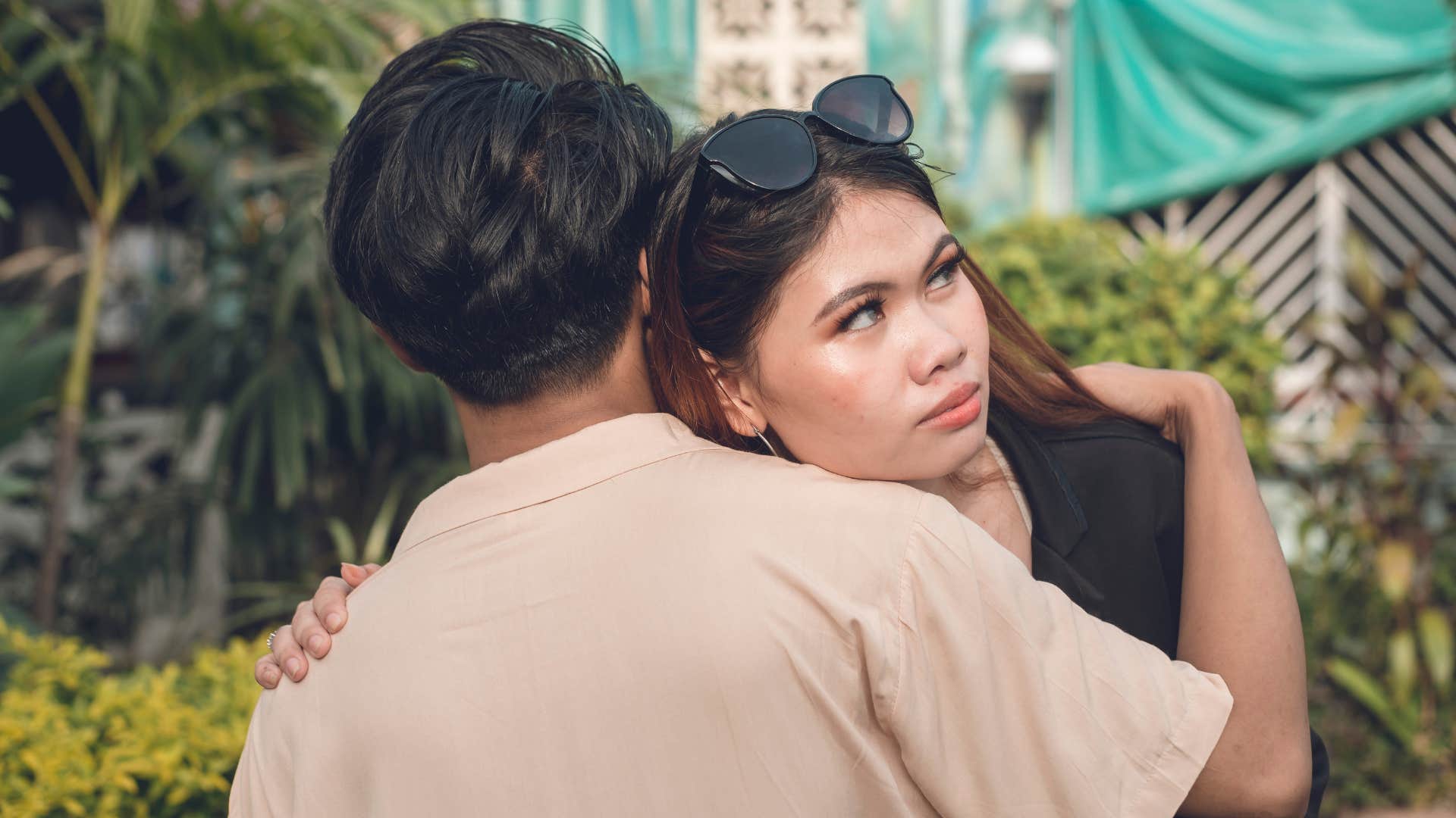 man validating womans feelings while she dismisses his
