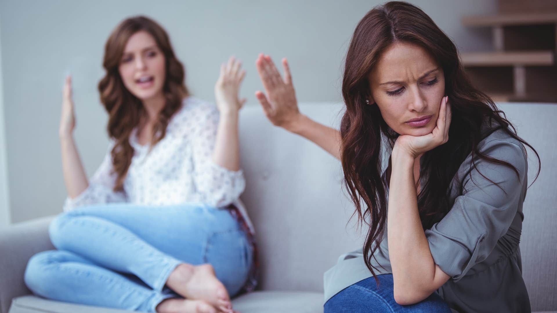 woman who pushes friends and family away by holding grudges