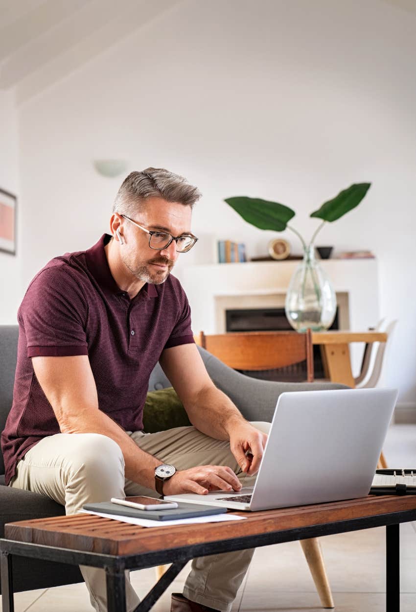 man researching purchase financial red flags show someone keeper