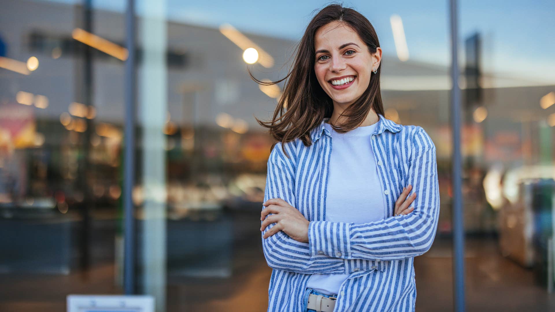successful woman quickly adapting to her surroundings