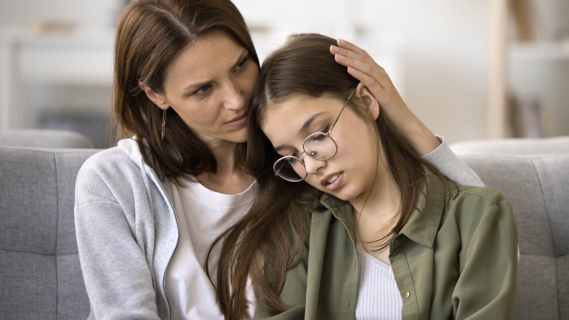 mom being empathetic with teen daughter