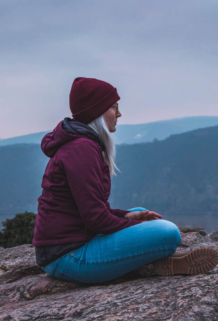 solo traveler enjoying solitude