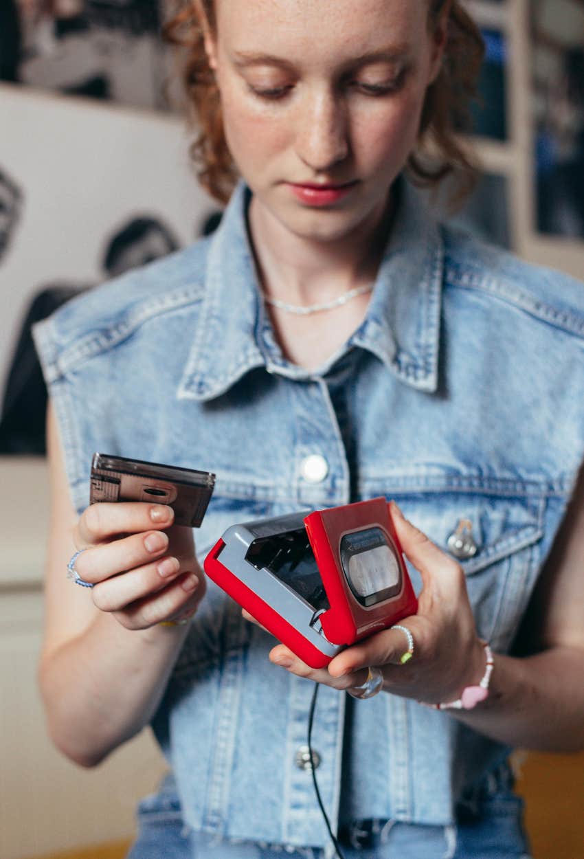 cassettes sounds people born after 2000 wouldnt recognize