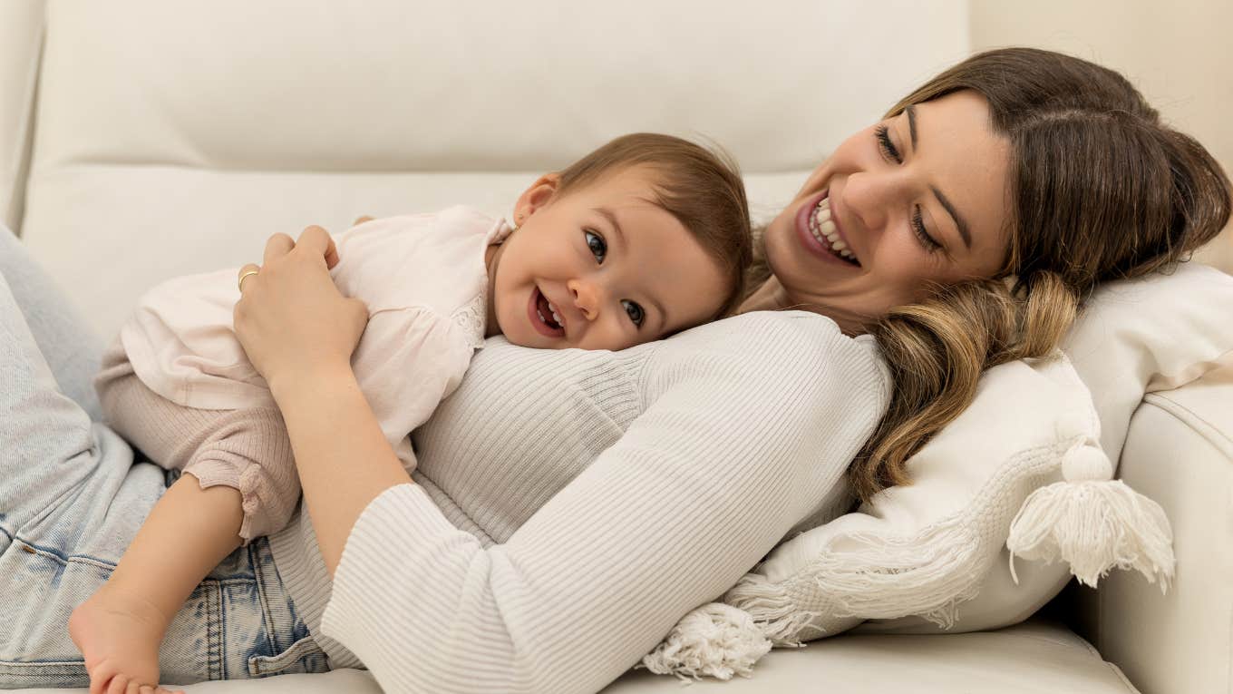 Stay-At-Home Mom With One Baby Criticizes Other Parents Who Say It's Hard Stay-At-Home Mom With One Baby Criticizes Other Parents Who Say It's Hard