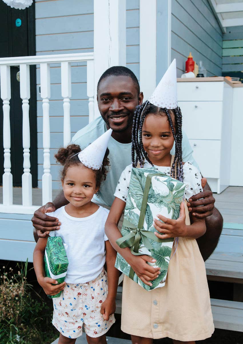 dad with multiple children