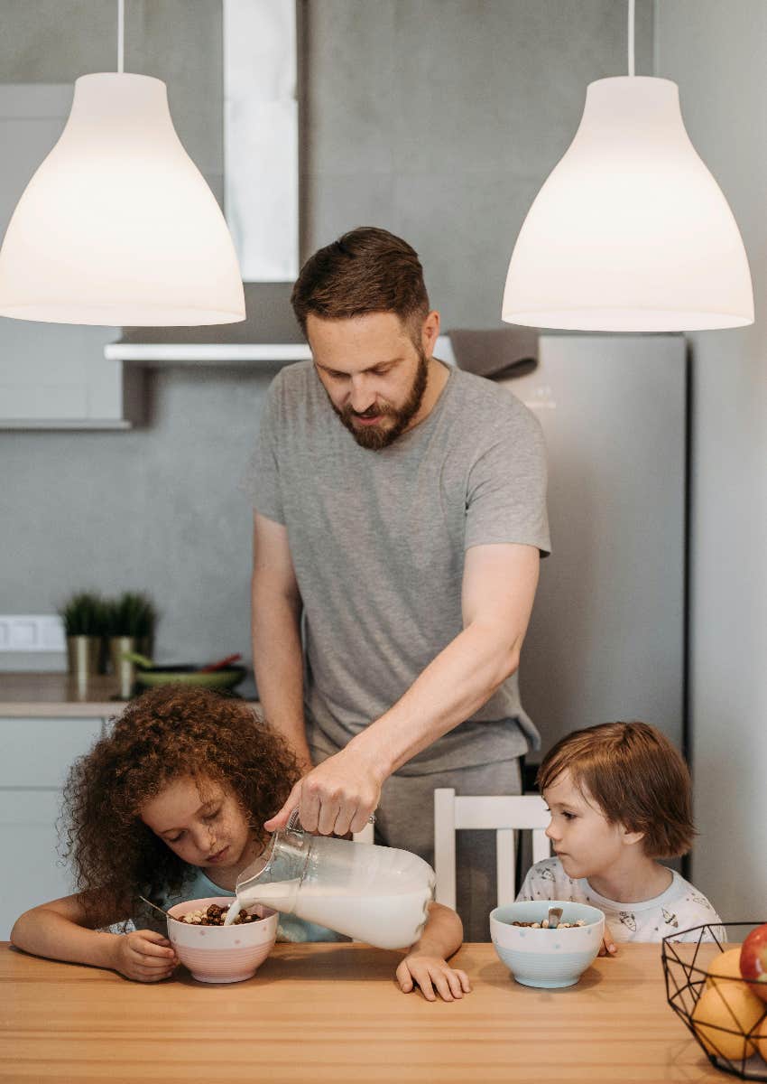 dad with multiple children