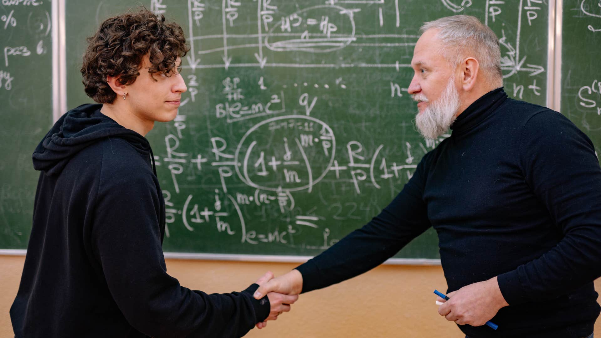 subtle habits that reveal someone is smarter than they let on they speak in clear language, even when the ideas are complex