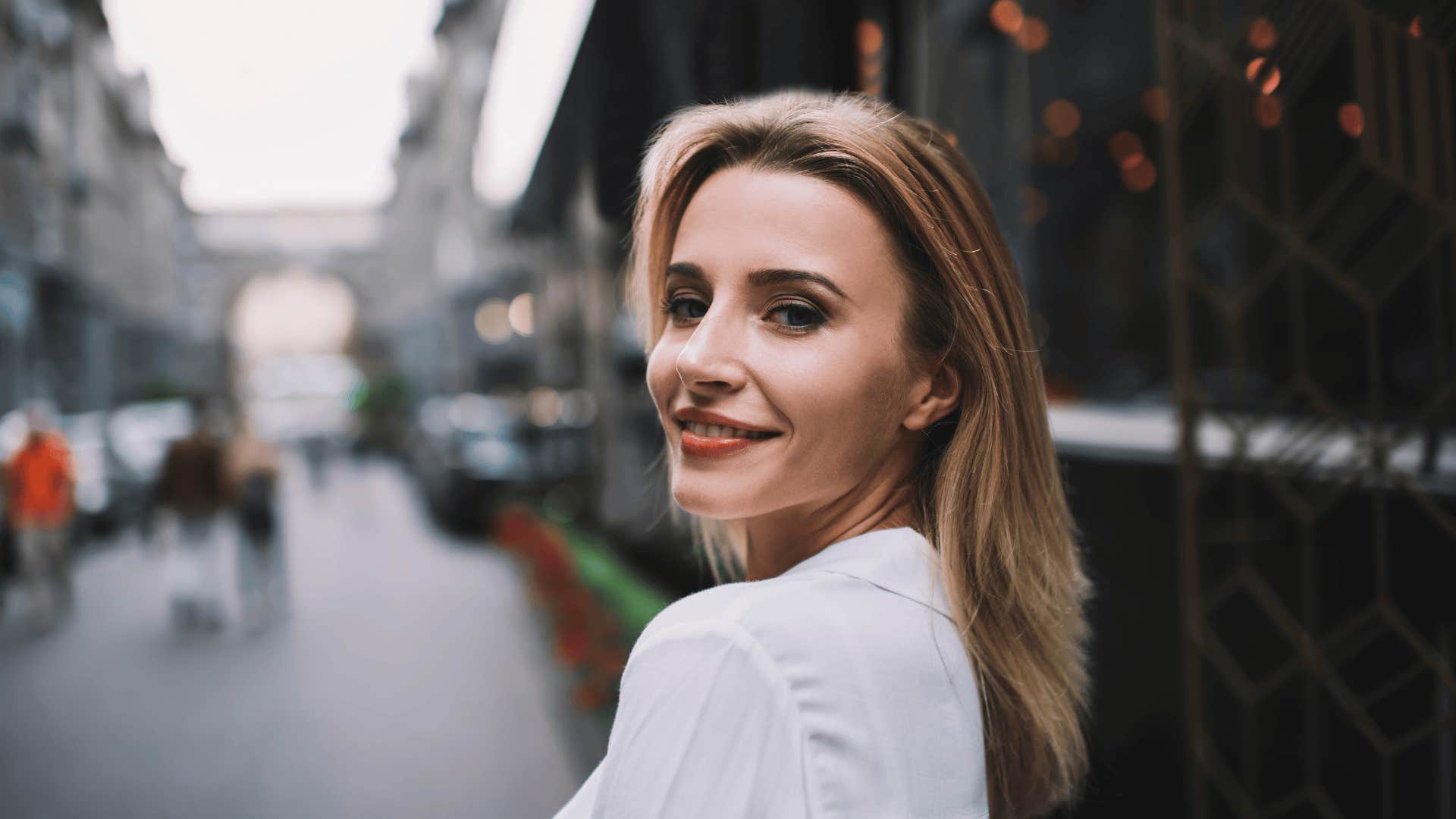 woman started noticing and appreciating the little things again after divorce