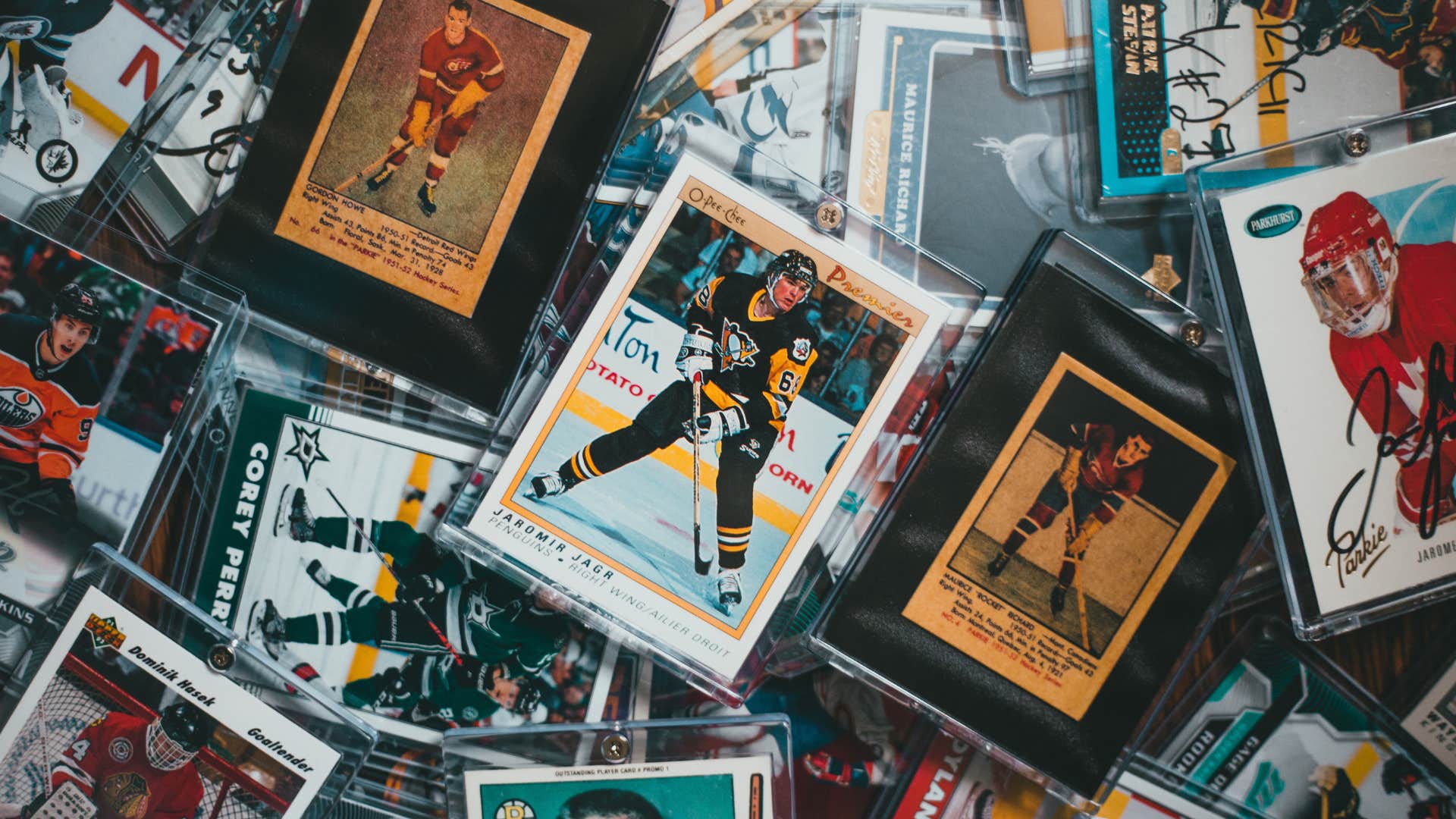 things average people think are status symbols that mean nothing to highly intelligent minds sports memorabilia 