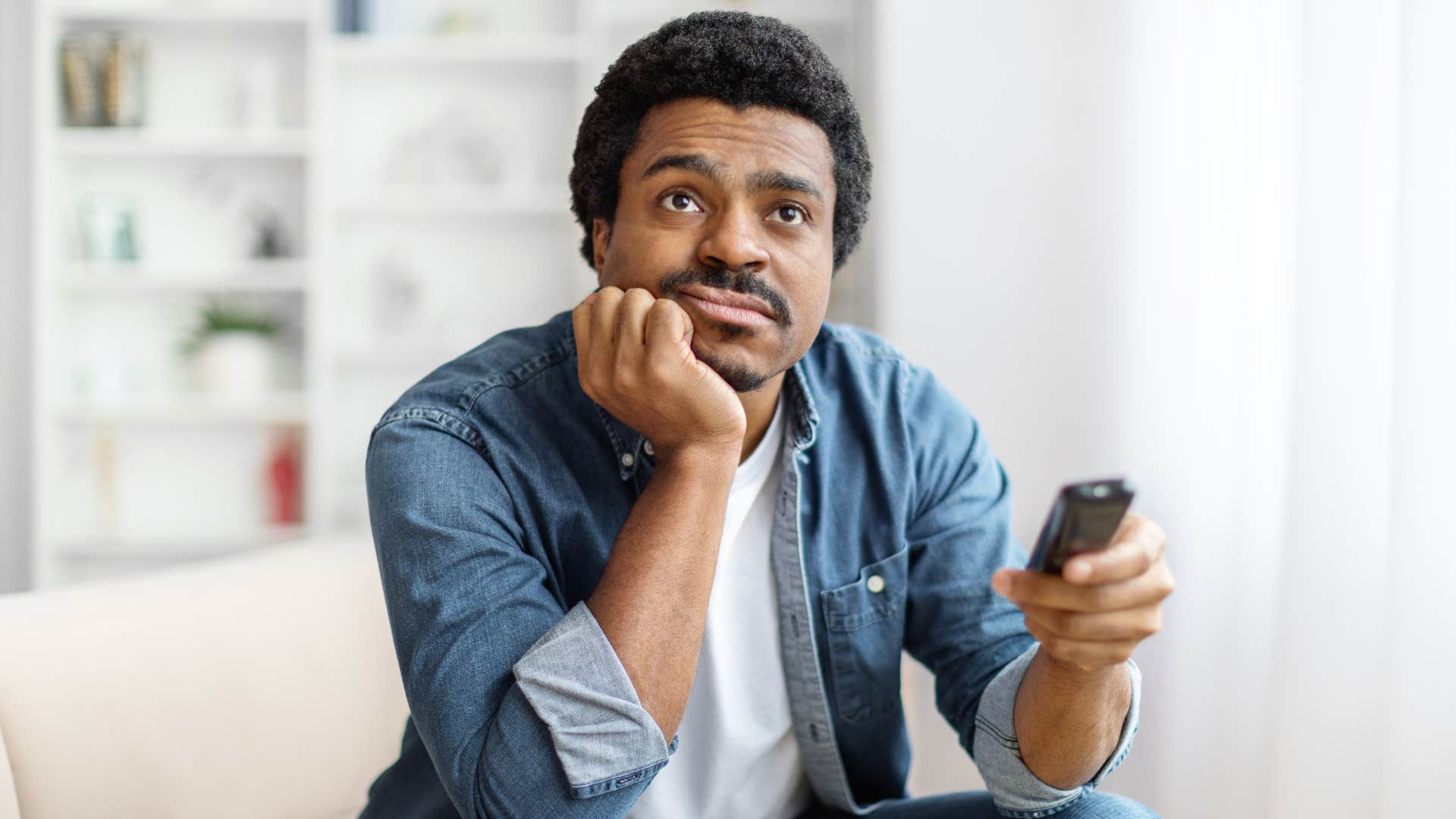 a boomer still owns a cable box in his home