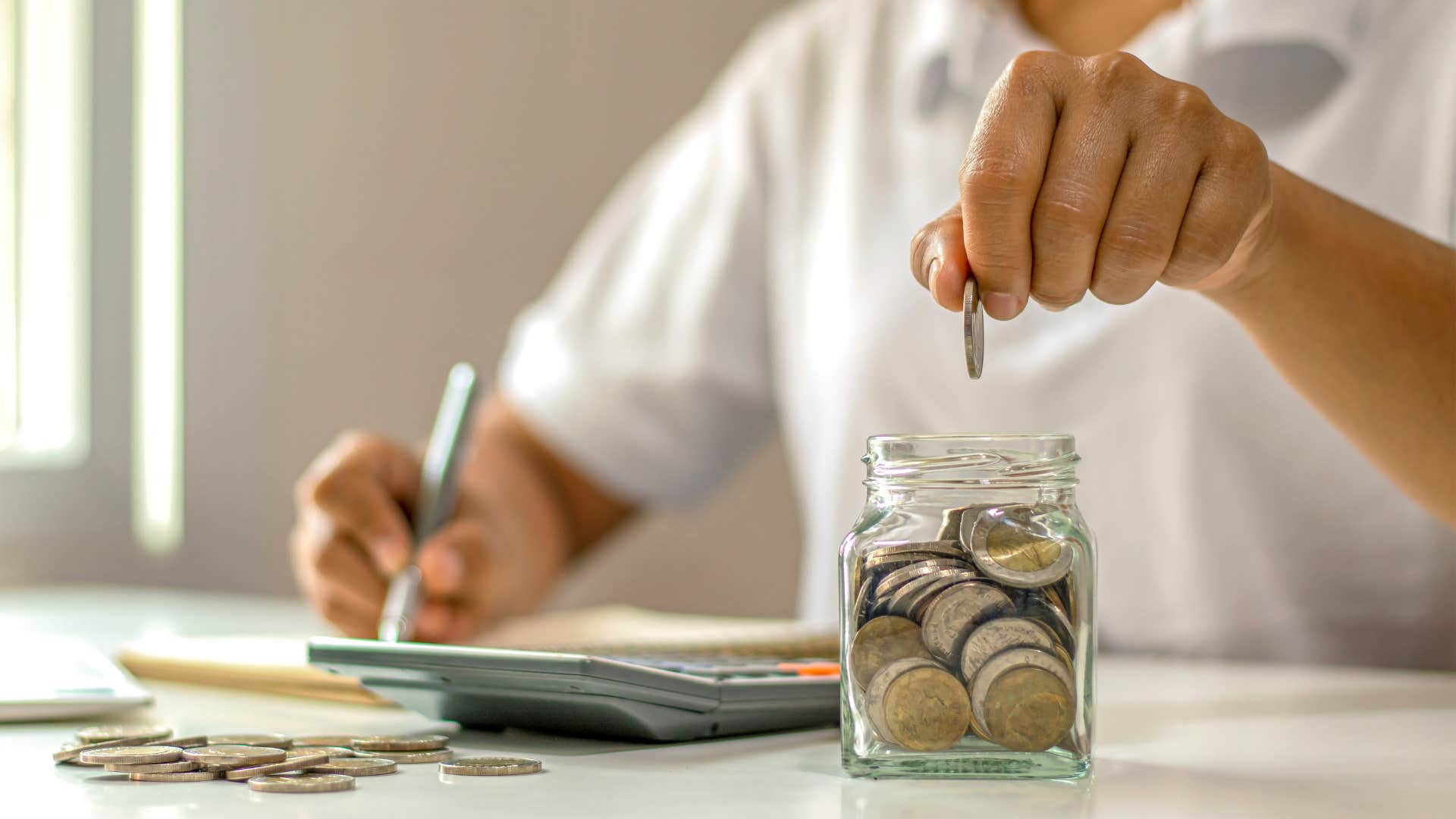 wait before buying things budget-savvy people do that make everyone else feel a little guilty