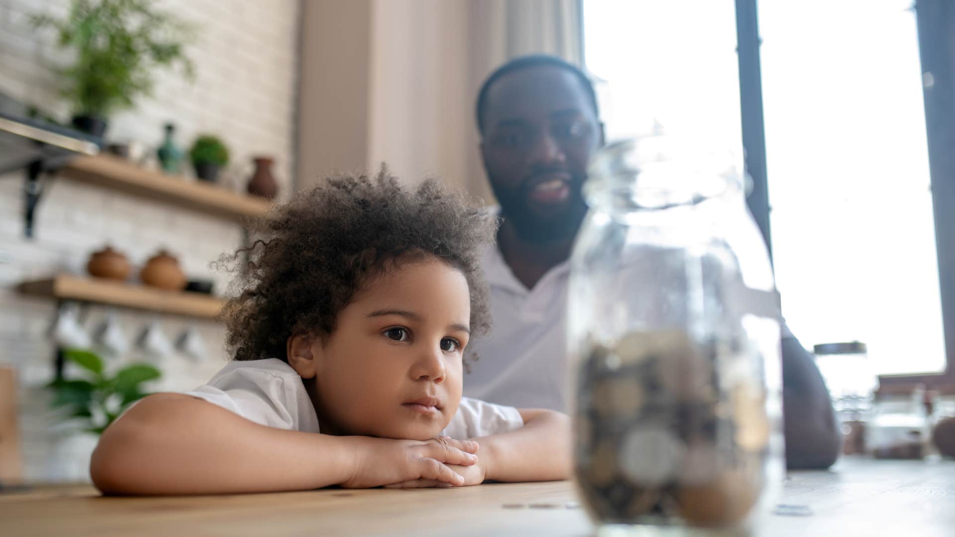 Frugal parent teaches kid to save