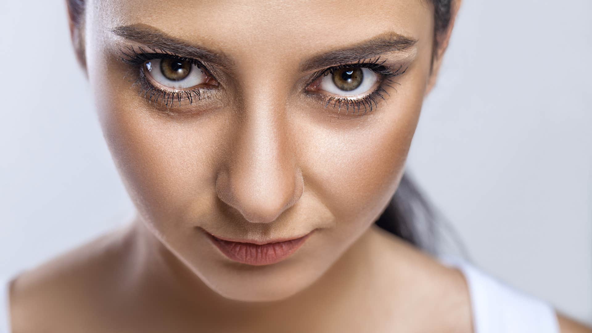 Staring things highly intelligent people do make average minds uncomfortable