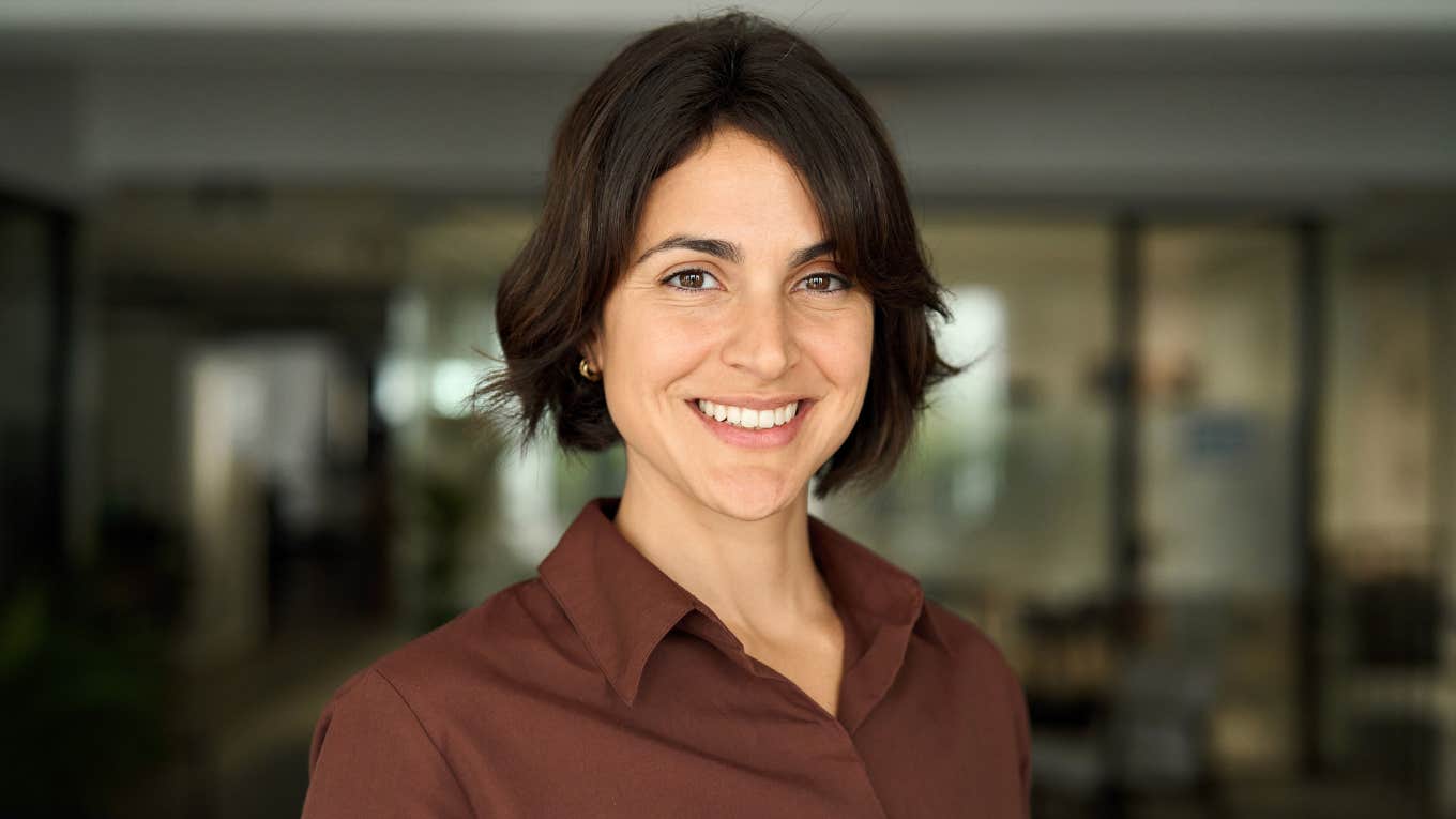 smiling woman with beautiful eyes