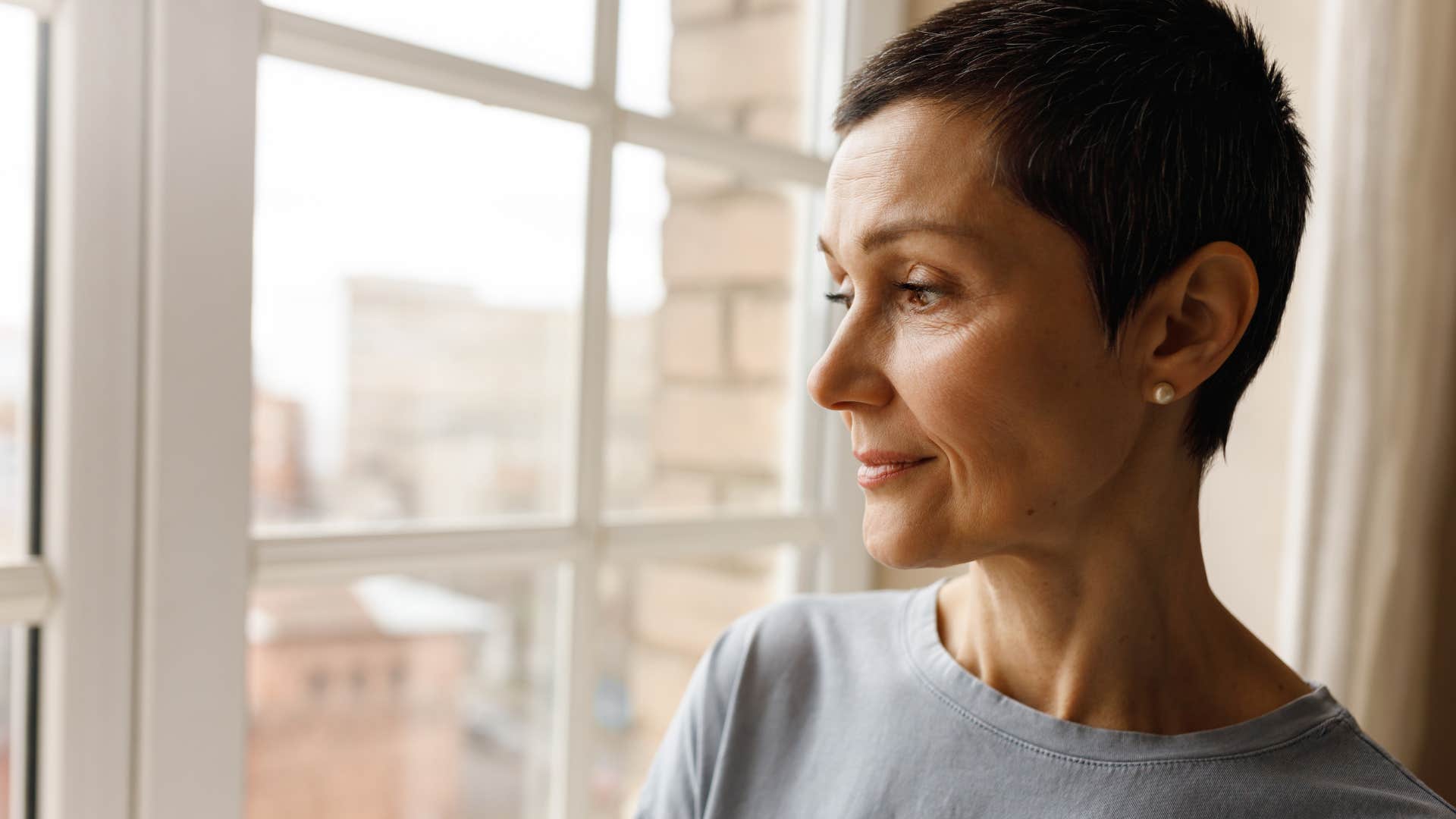 a gen x woman is struggling to buy a house and has to rent an apartment instead
