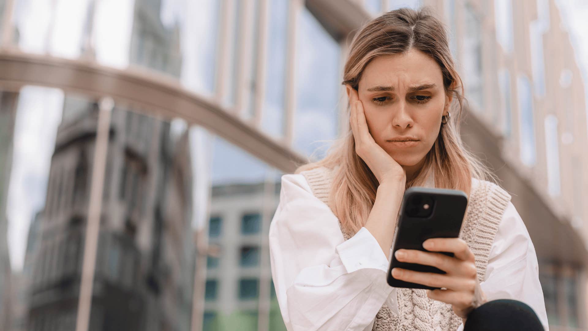 woman with manners instantly notices someone who wasn't raised right because they trauma-dump without warning