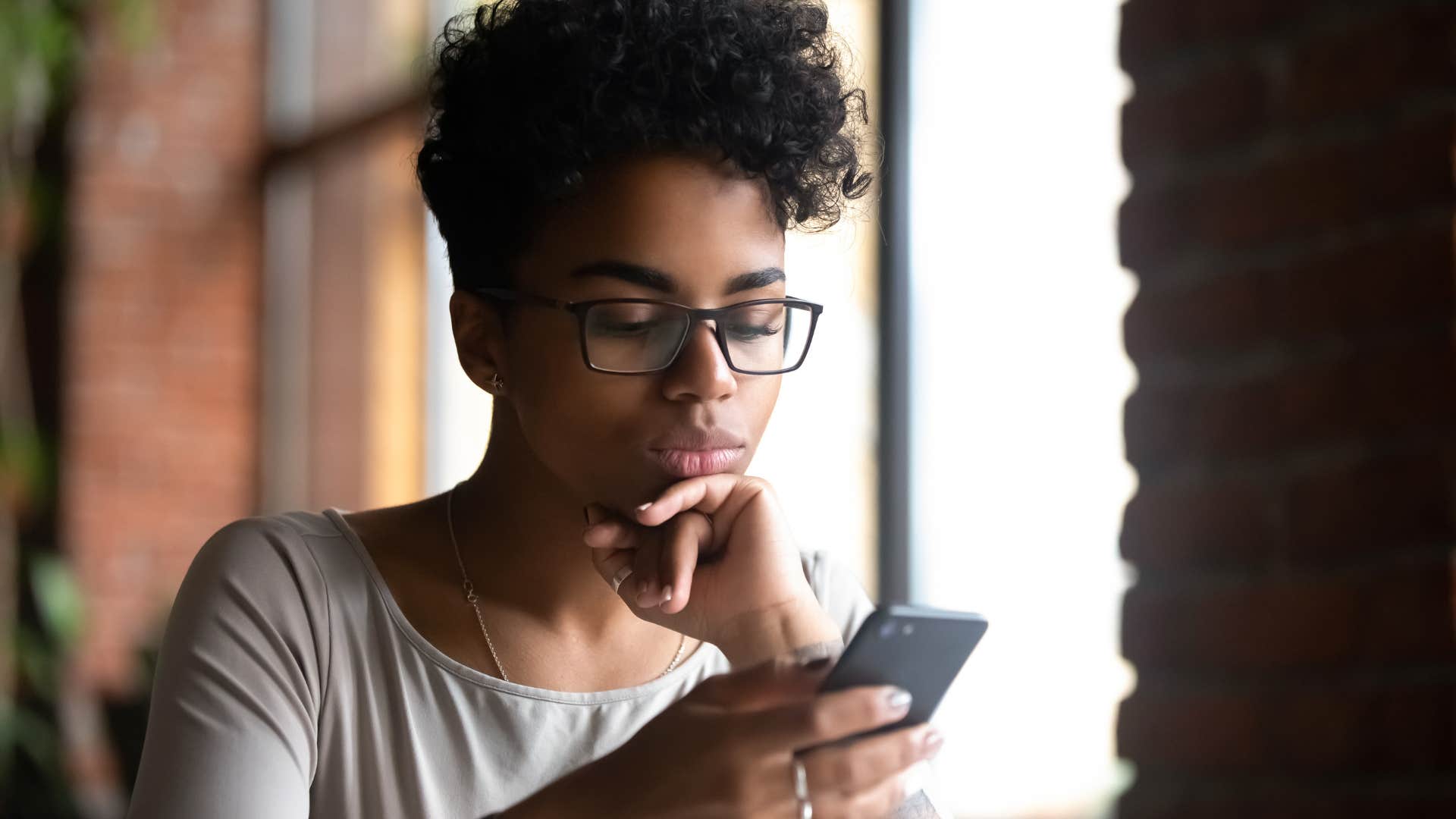 woman snooping on man's social media