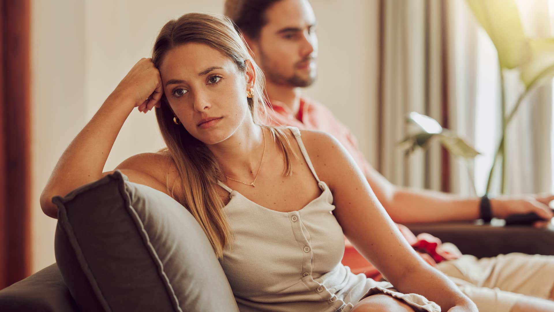 couple using passive aggressive messages when things are super unhealthy
