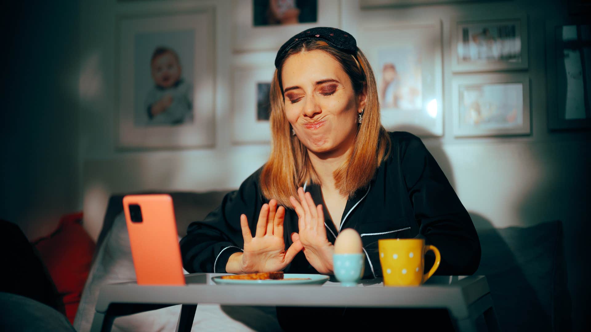 a woman tries to avoid any conflict while on a face time call with her friend