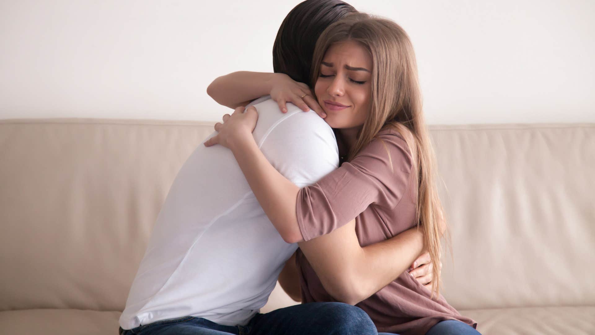 secure man apologizing with understanding 