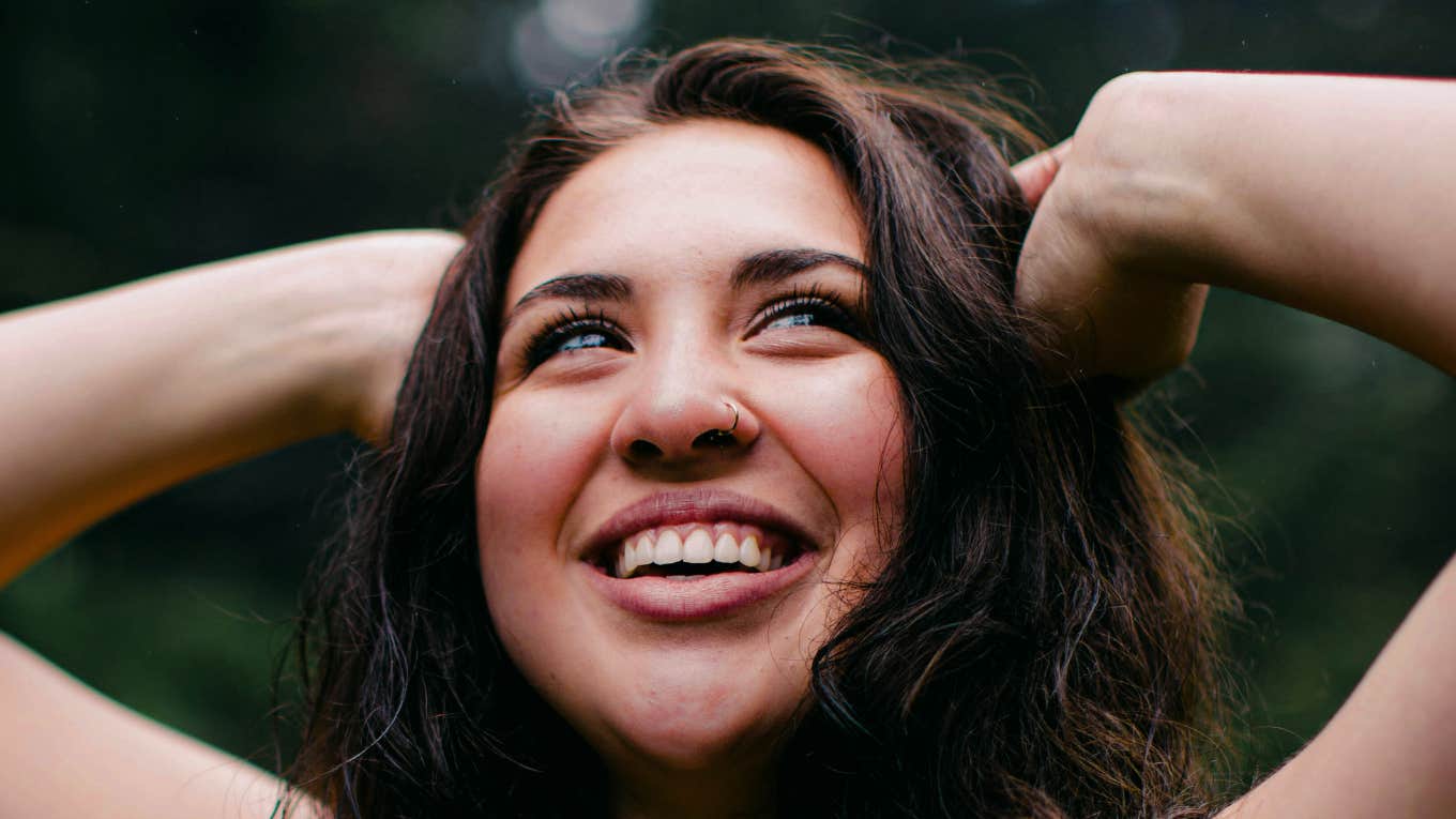 Behaviors That Make Wives Feel Deeply Connected To Their Husbands, According To Psychology Wife is deeply connected to her husband.