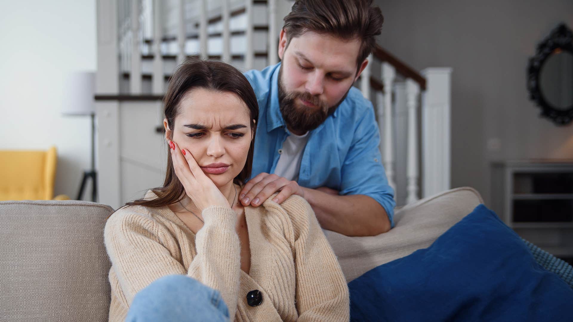 man giving his uncomfortable partner unsolicited advice