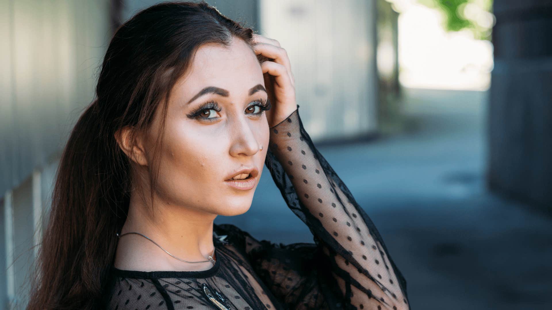 woman feels like she can't find a good man because chase every man who shows interest