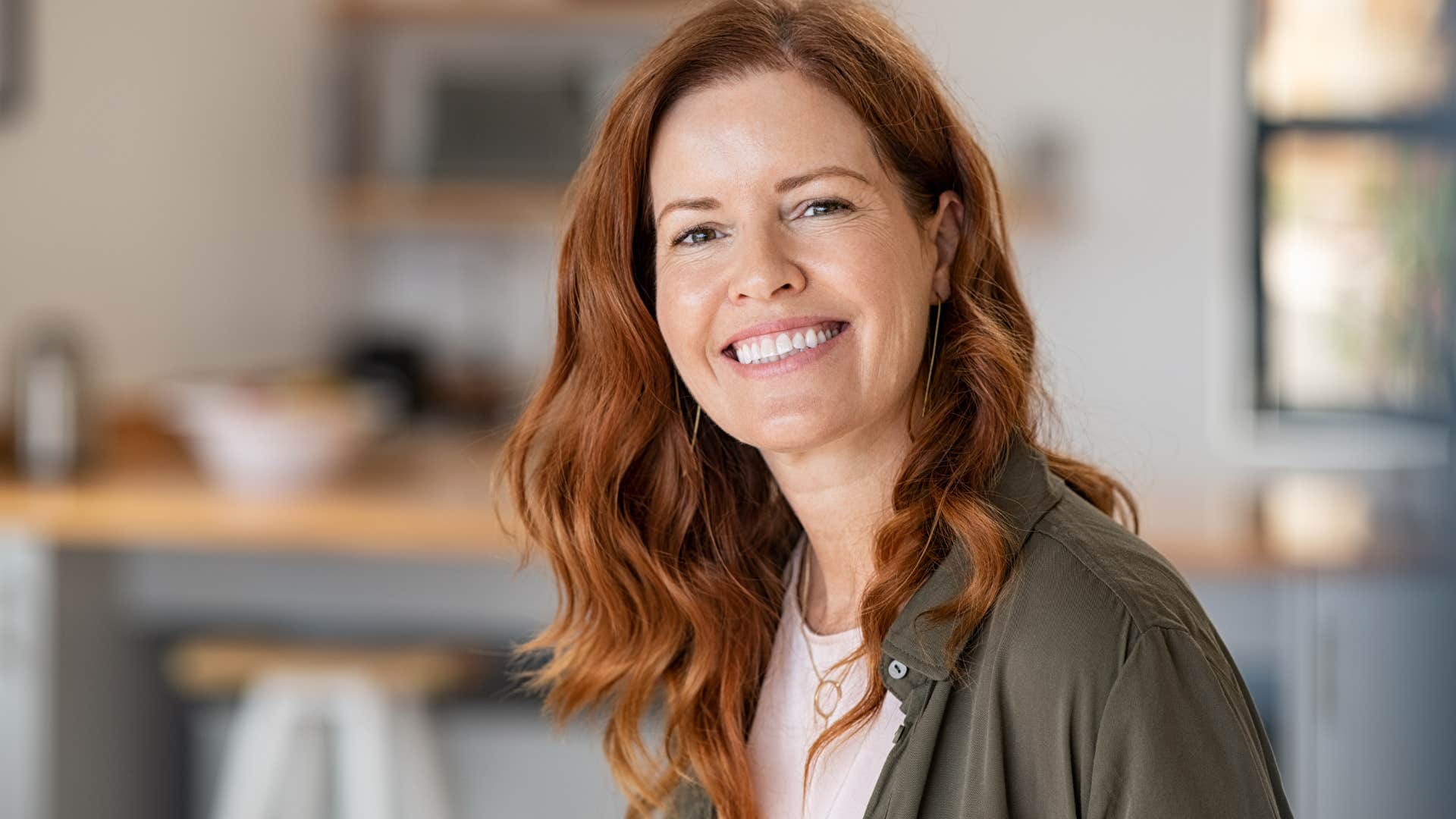 woman who prefers alone time smiling