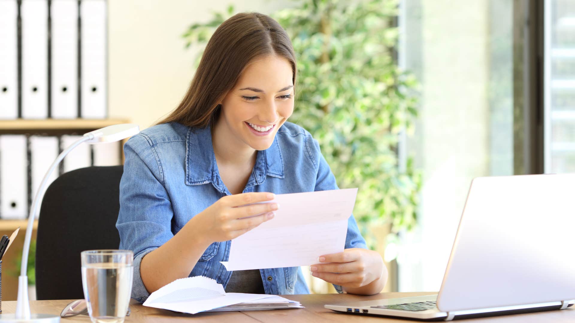 woman using budgeting tools