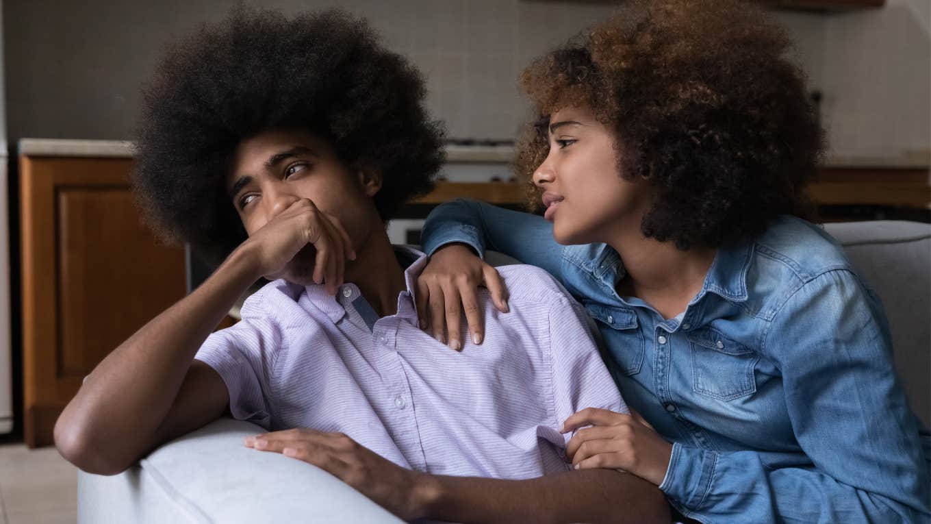5 behaviors manipulative people use to overwhelm you with emotional whiplash. Girl manipulating boyfriend.