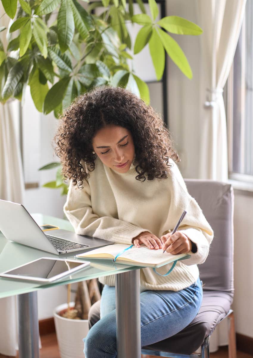 student writing essay without using ai