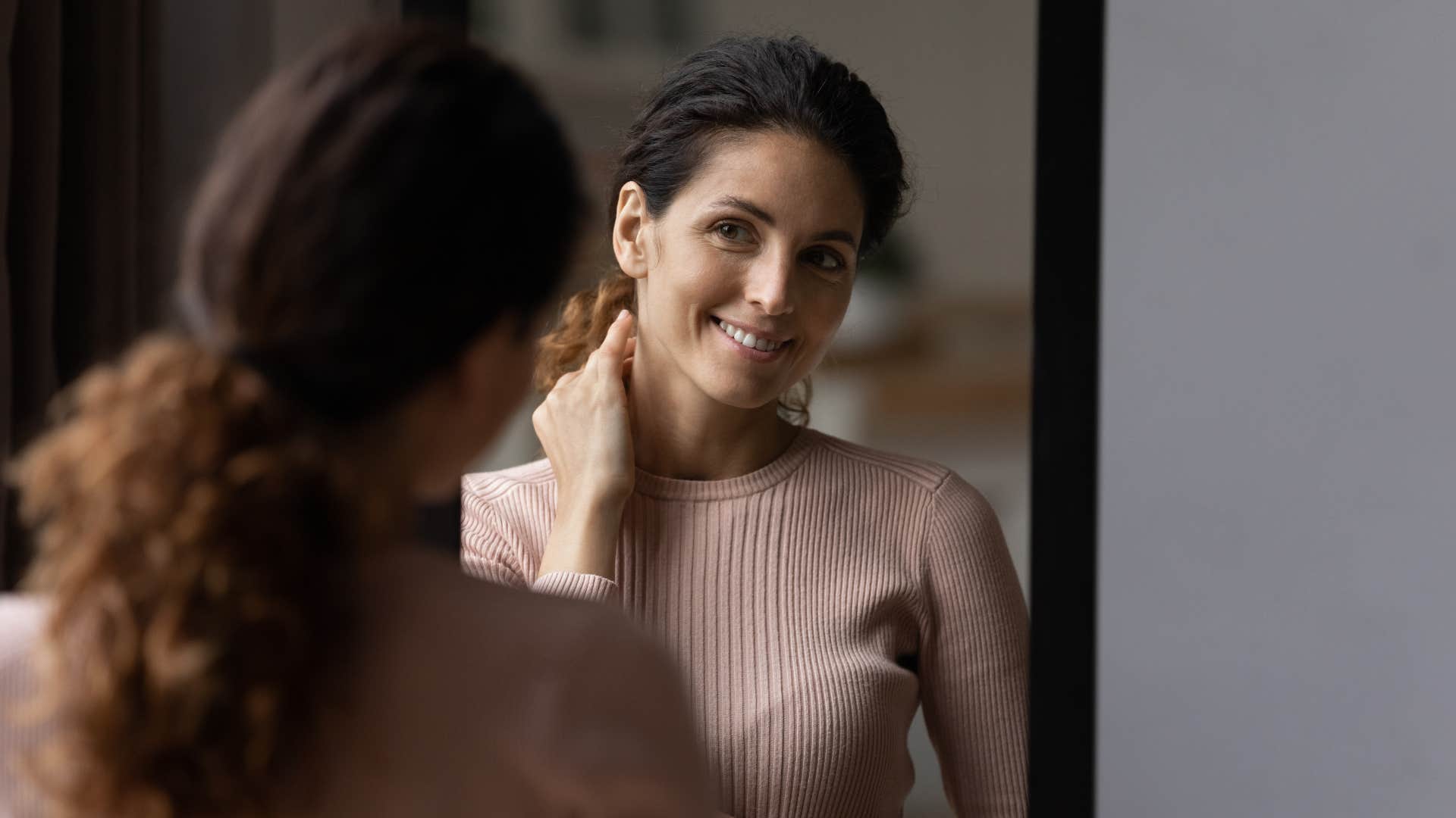 woman following the rule to look at herself for an enduring relationship