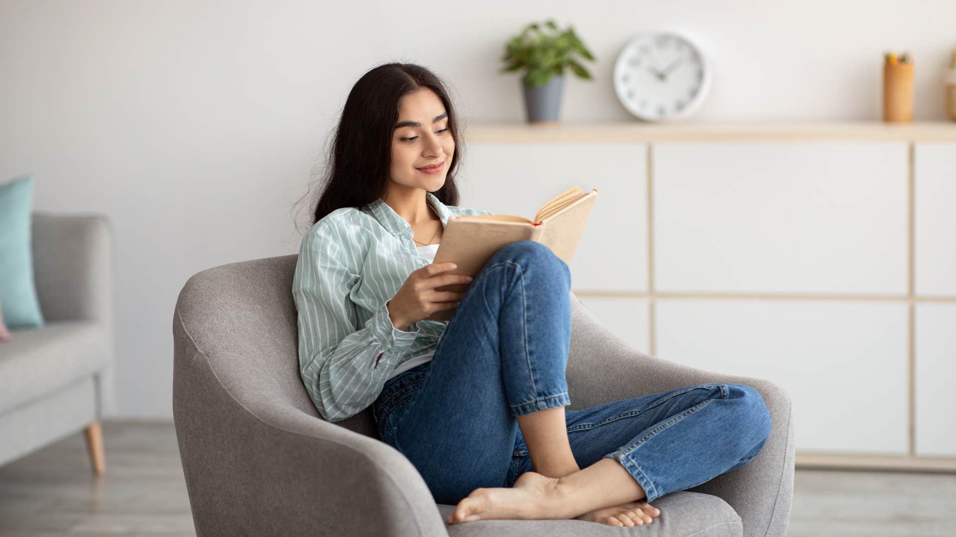 woman who is more disciplined and productive as she doesn't flood senses with artificial stimulation