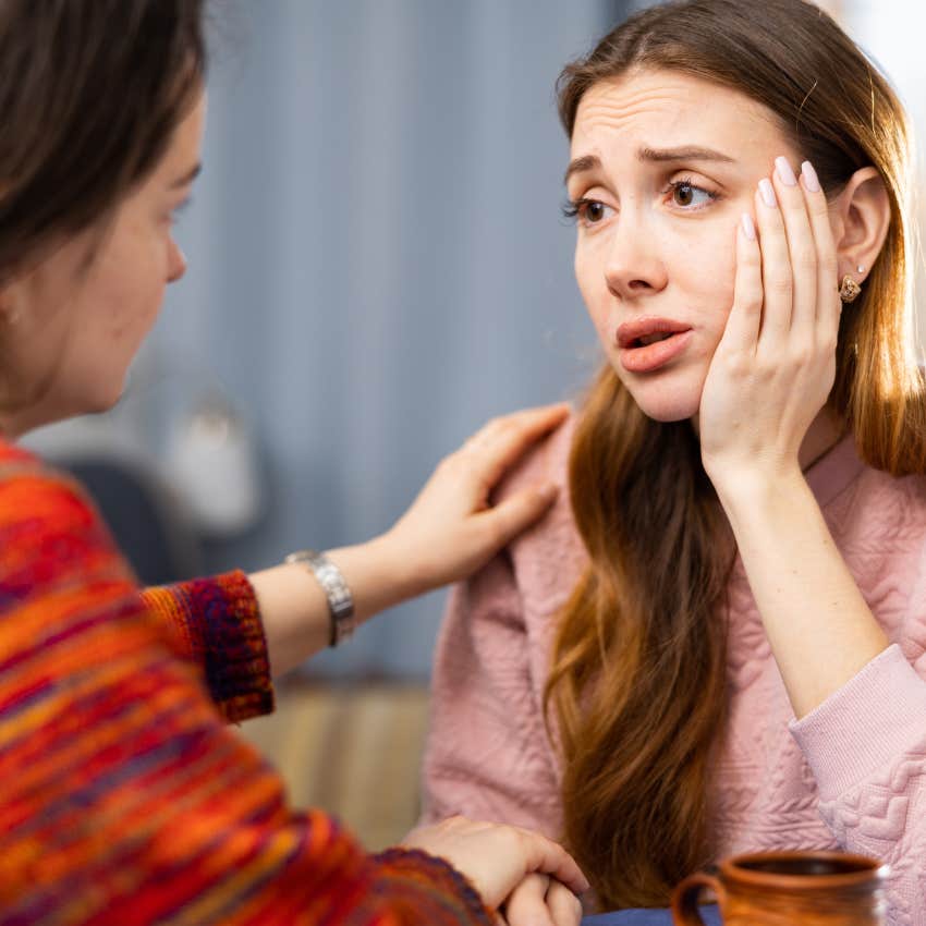 woman who comes across as being desperate and needs to be constantly reassured