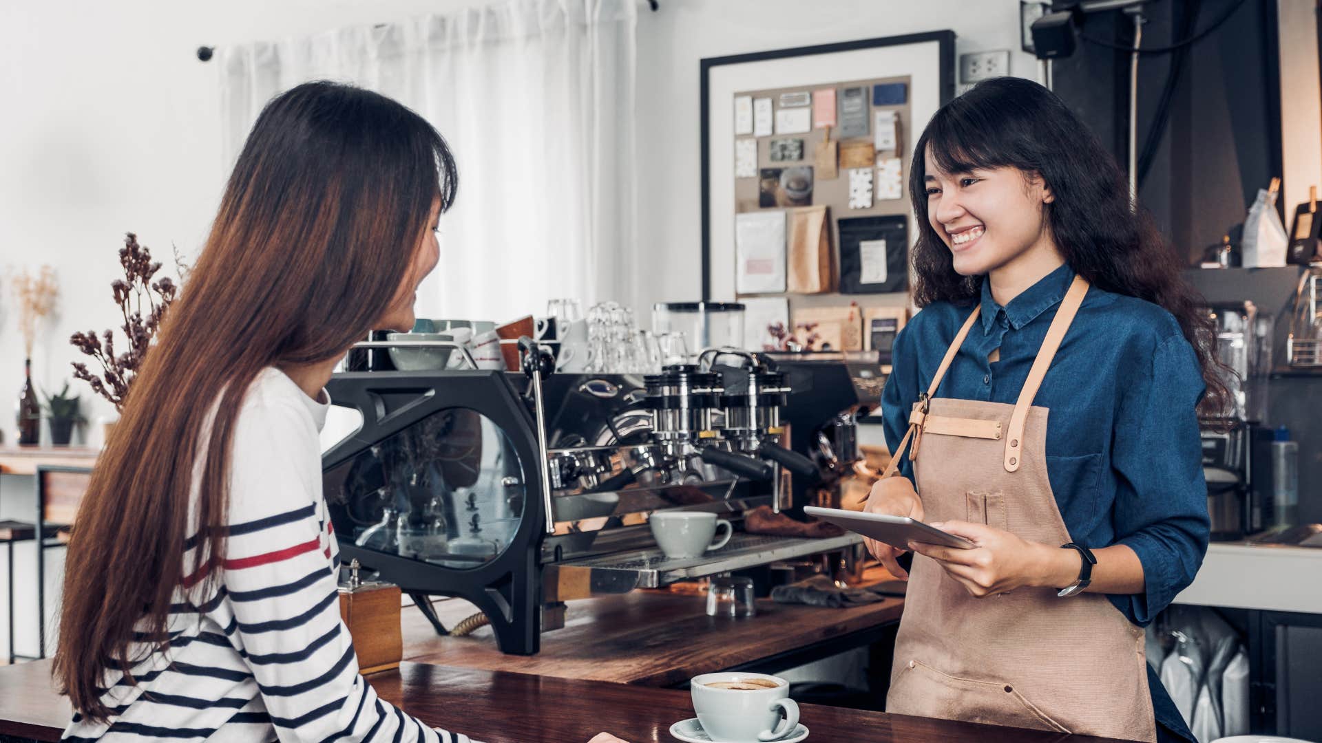 customer connecting with coffee barista