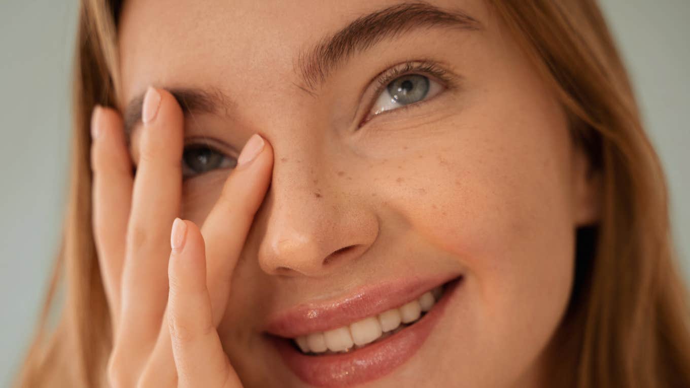 Meet the British Woman Scientists Say Has the ‘Perfect’ Face Woman has perfect face.