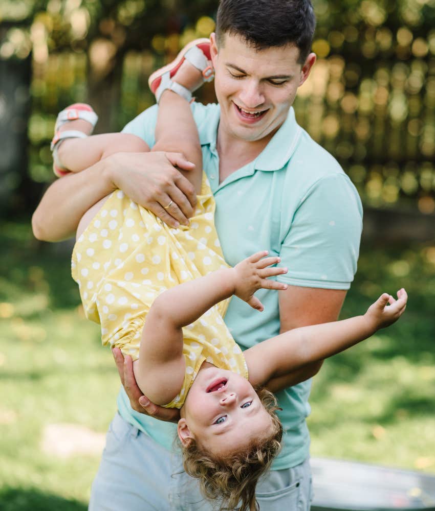 Dad realized wasn't holding his daughter but internet backlash was swift