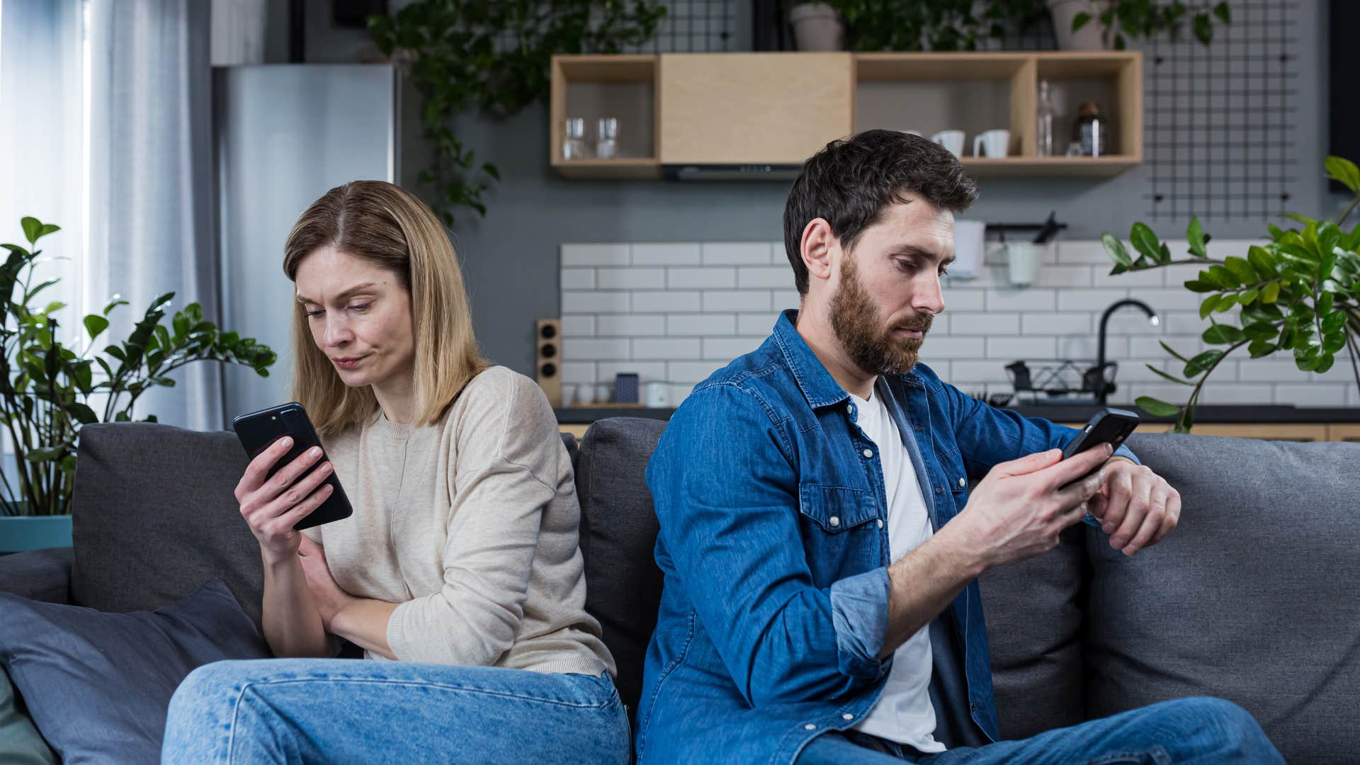 couple who will never truly be happy spending lots of time on phone