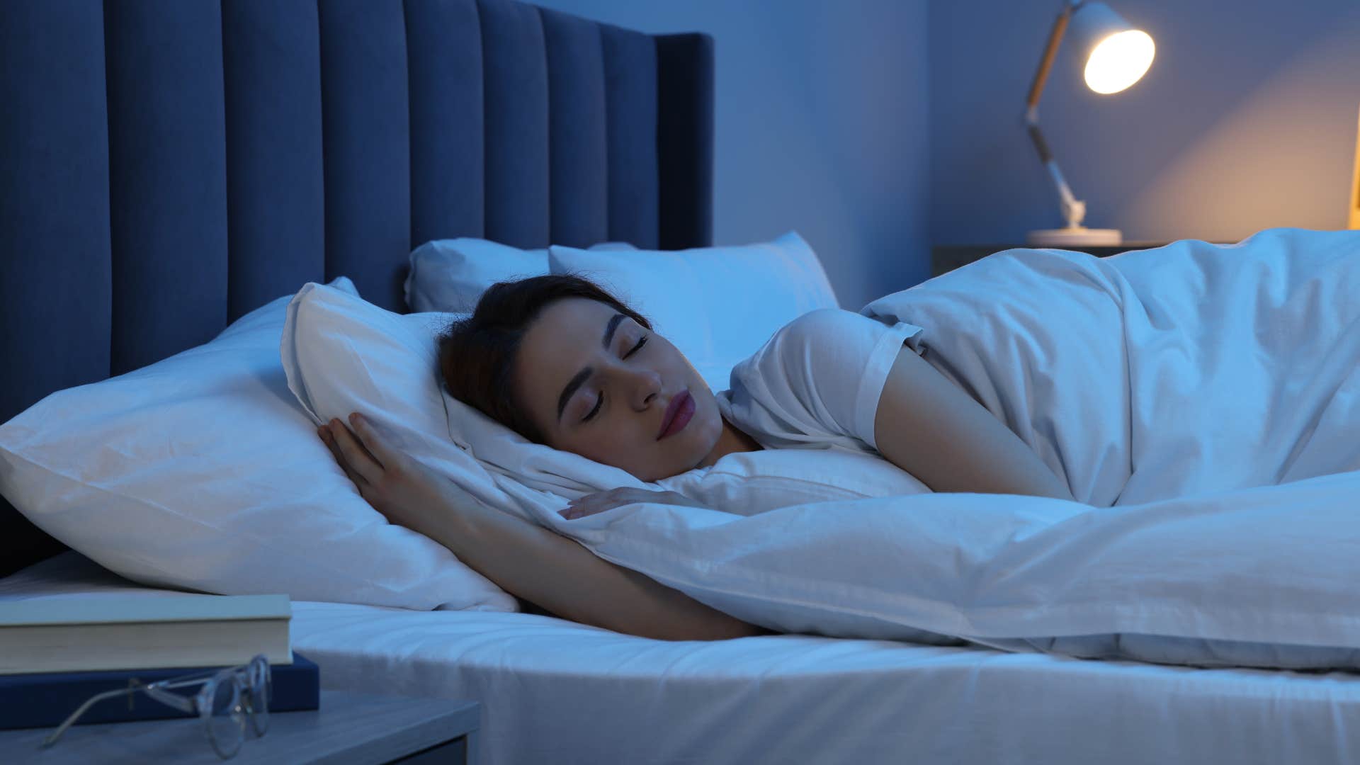 woman dreaming that she's in a classroom